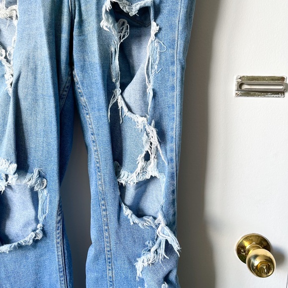 Fashion Nova Distressed Jeans - Picture 6 of 7